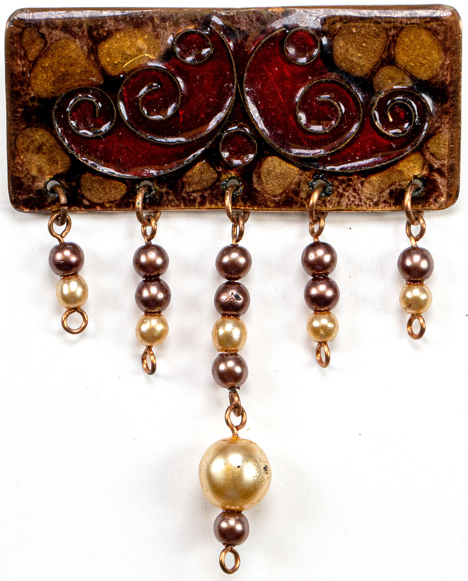 Kupferfarbene, emaulierte Brosche mit verschiedenfarbigen Perlen